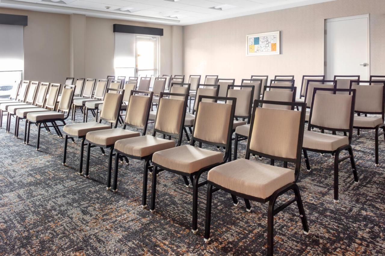 Hyatt Place Hotel 3*