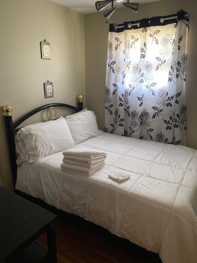 In Centrally Located Homestay Charlotte