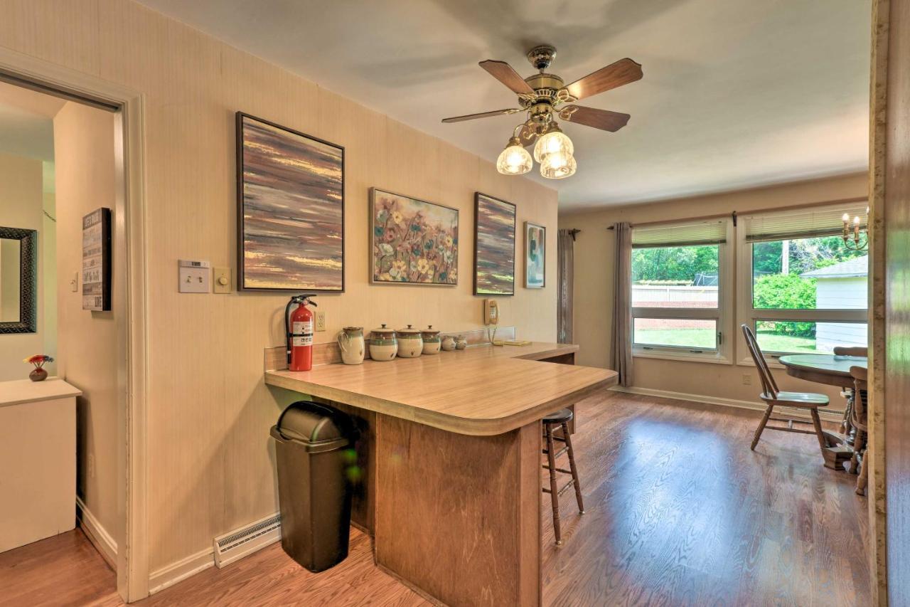 Cozy Retreat With Yard About 5 Mi To Dtwn Holiday home *