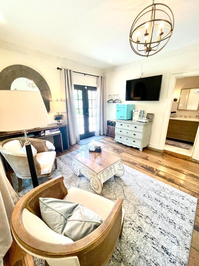 Guest house 5 Stars In Eastover Charlotte