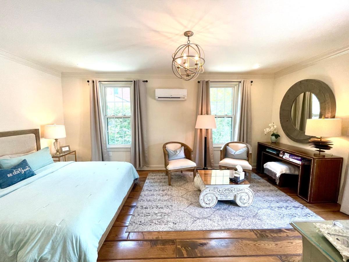 5 Stars In Eastover Guest house *