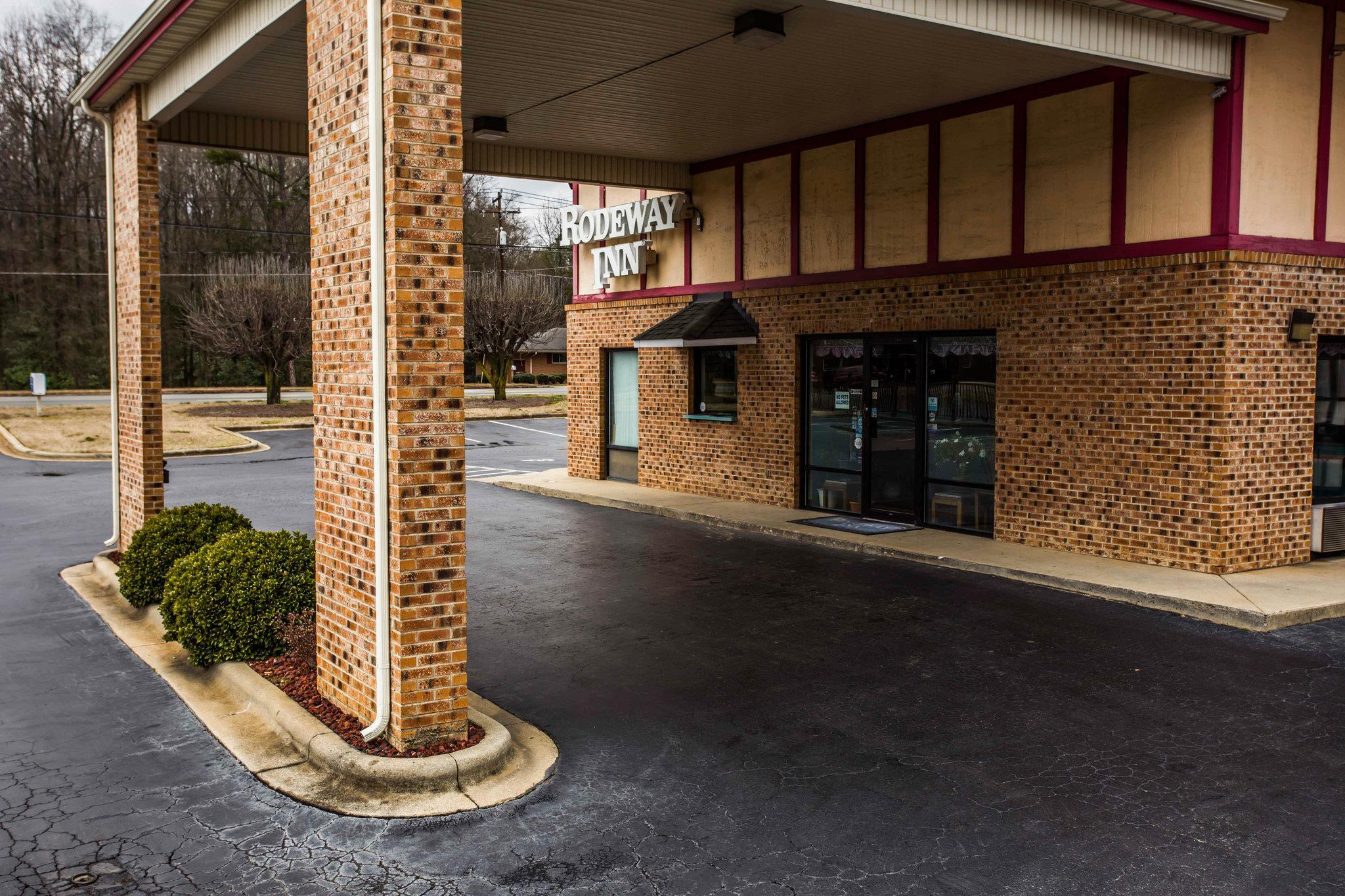 Rodeway Area Hotel