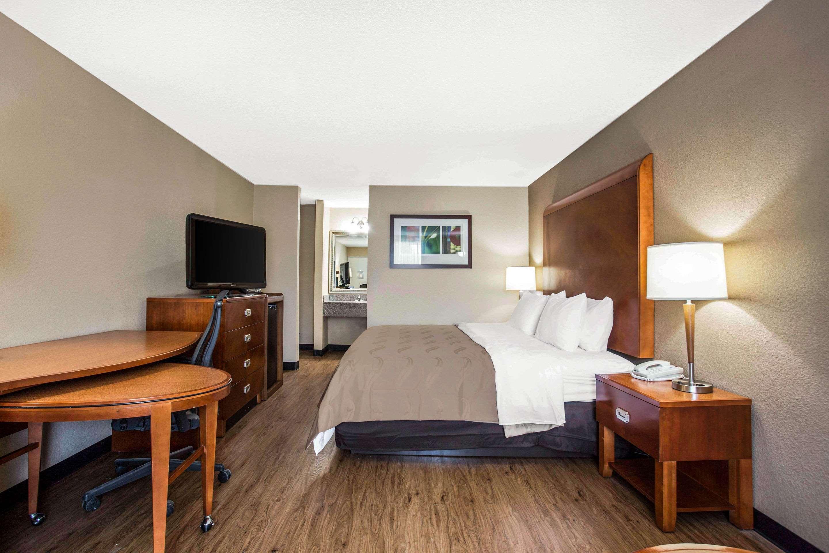 Hotel Quality & Area Charlotte