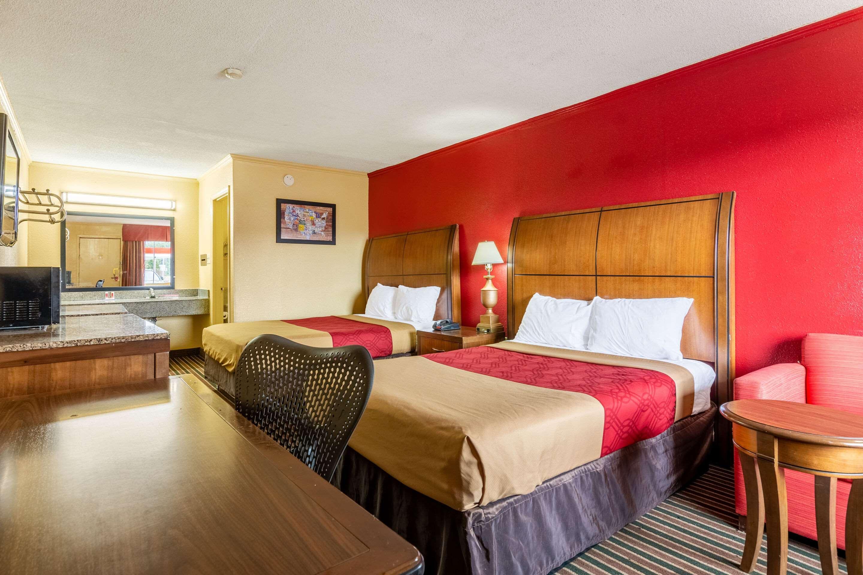 Econo Airport Area Lodge *