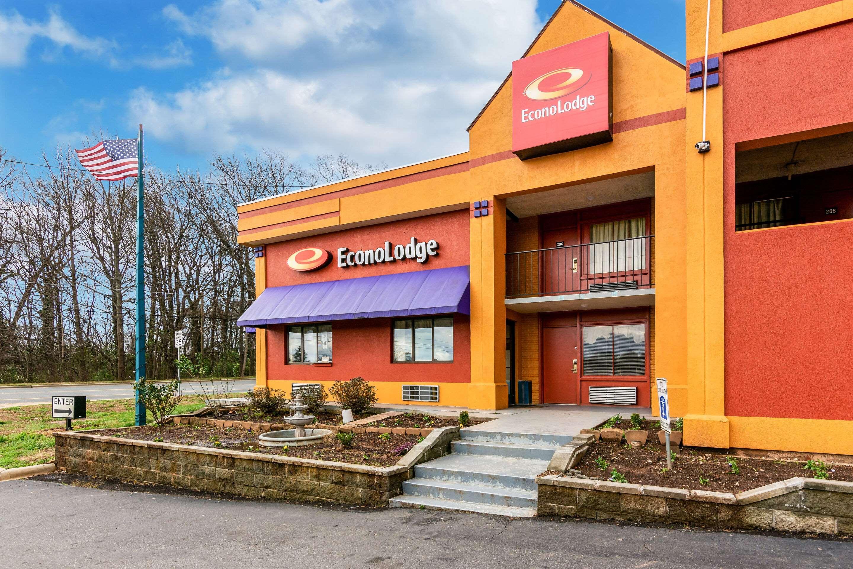 Lodge Econo Airport Area