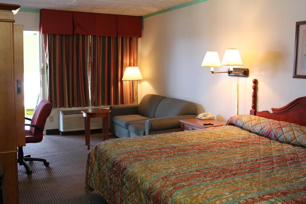 Lodge Econo Airport Area