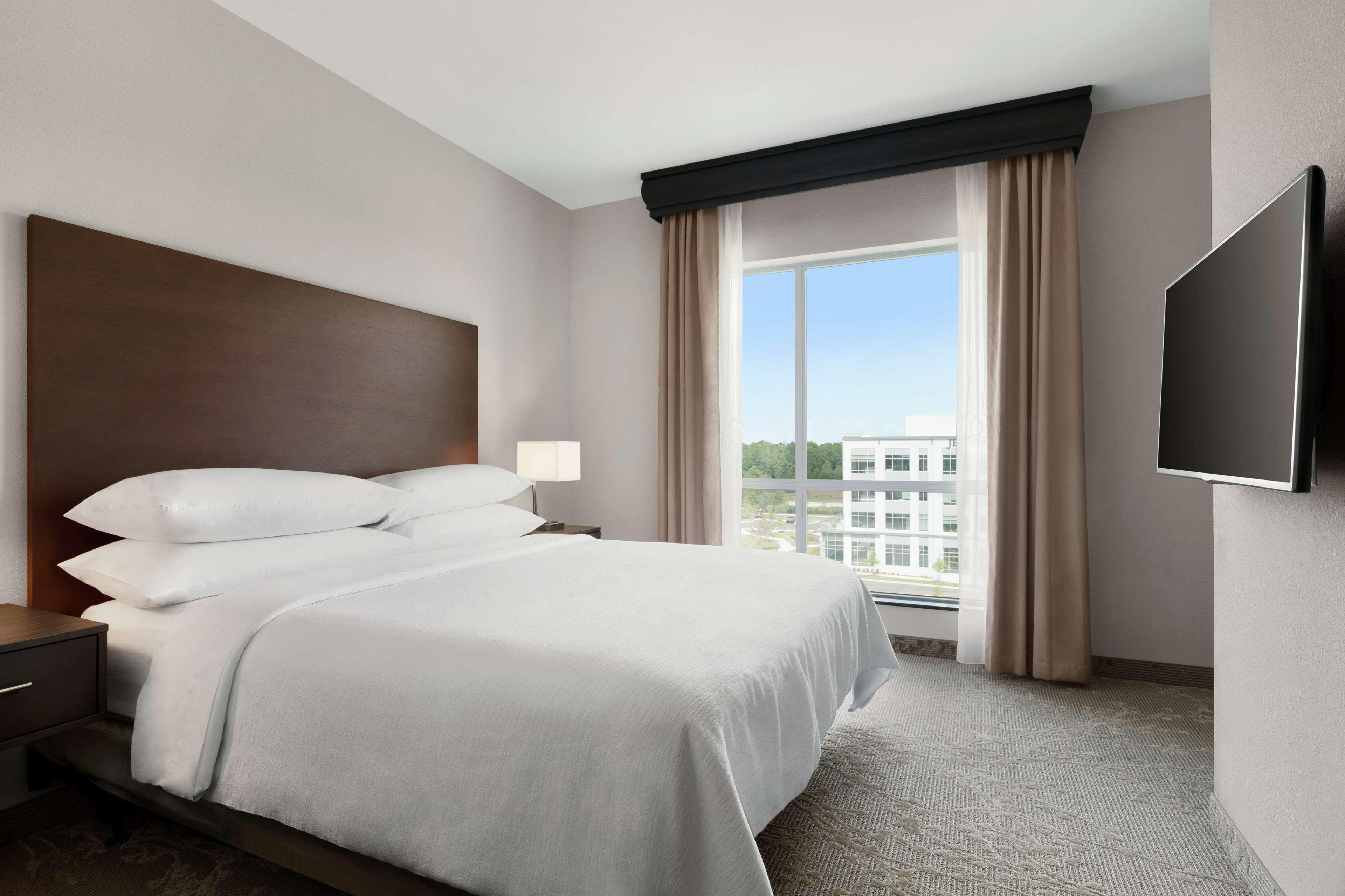 Hotel Embassy Charlotte/ayrsley 4*
