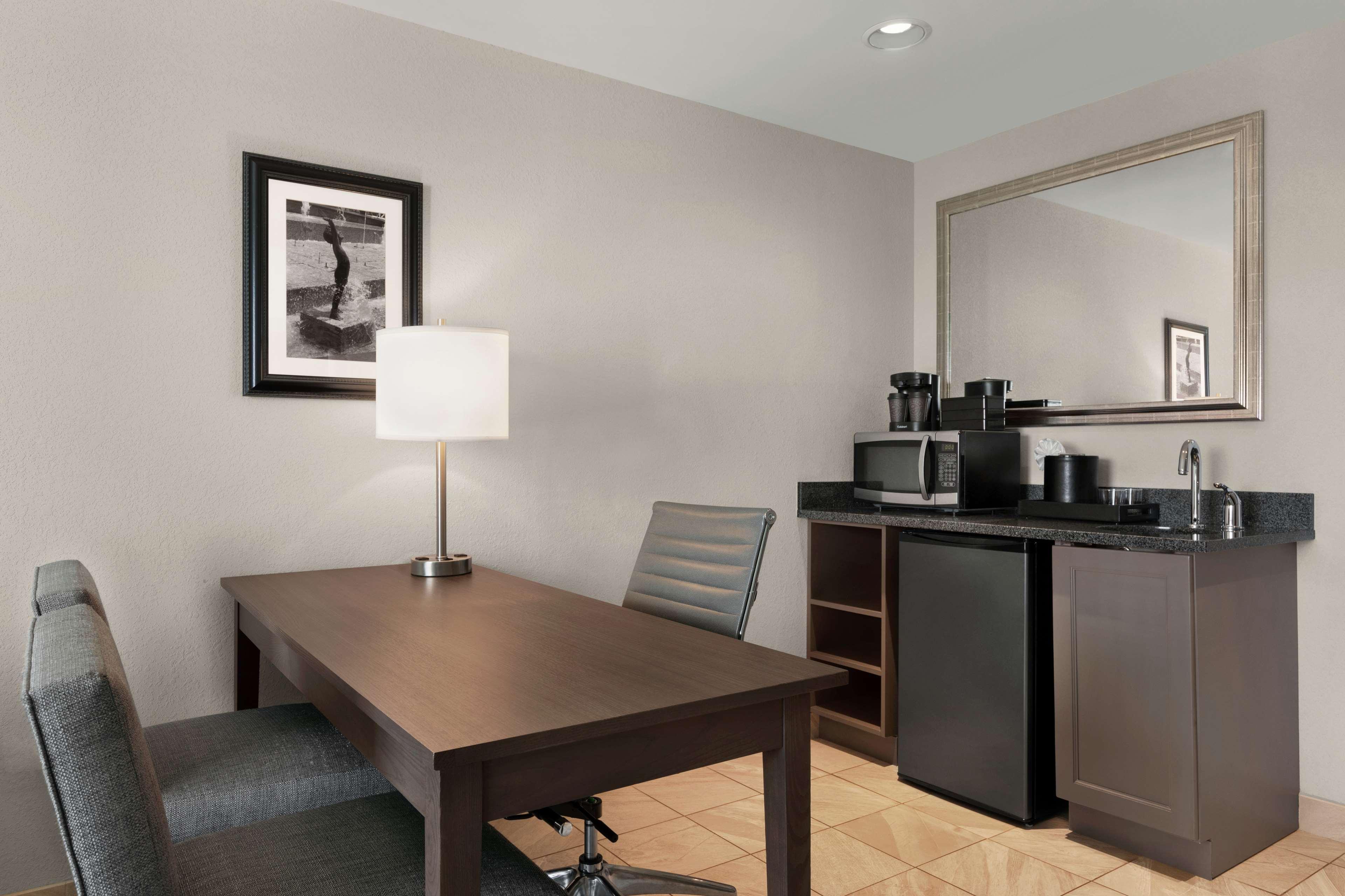 Embassy Charlotte/ayrsley Hotel 4*