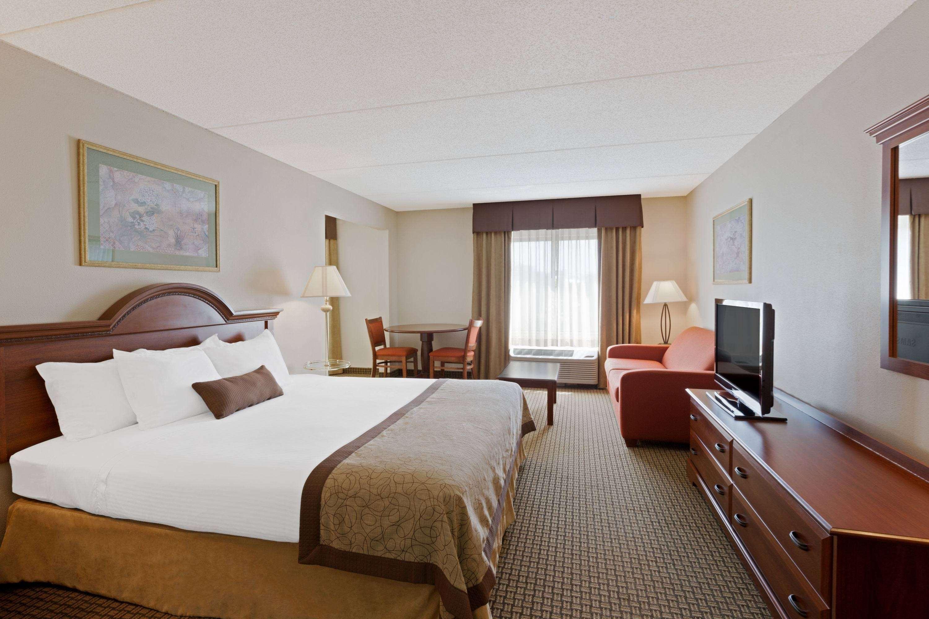 Hotel Wingate By Wyndham Airport 3*