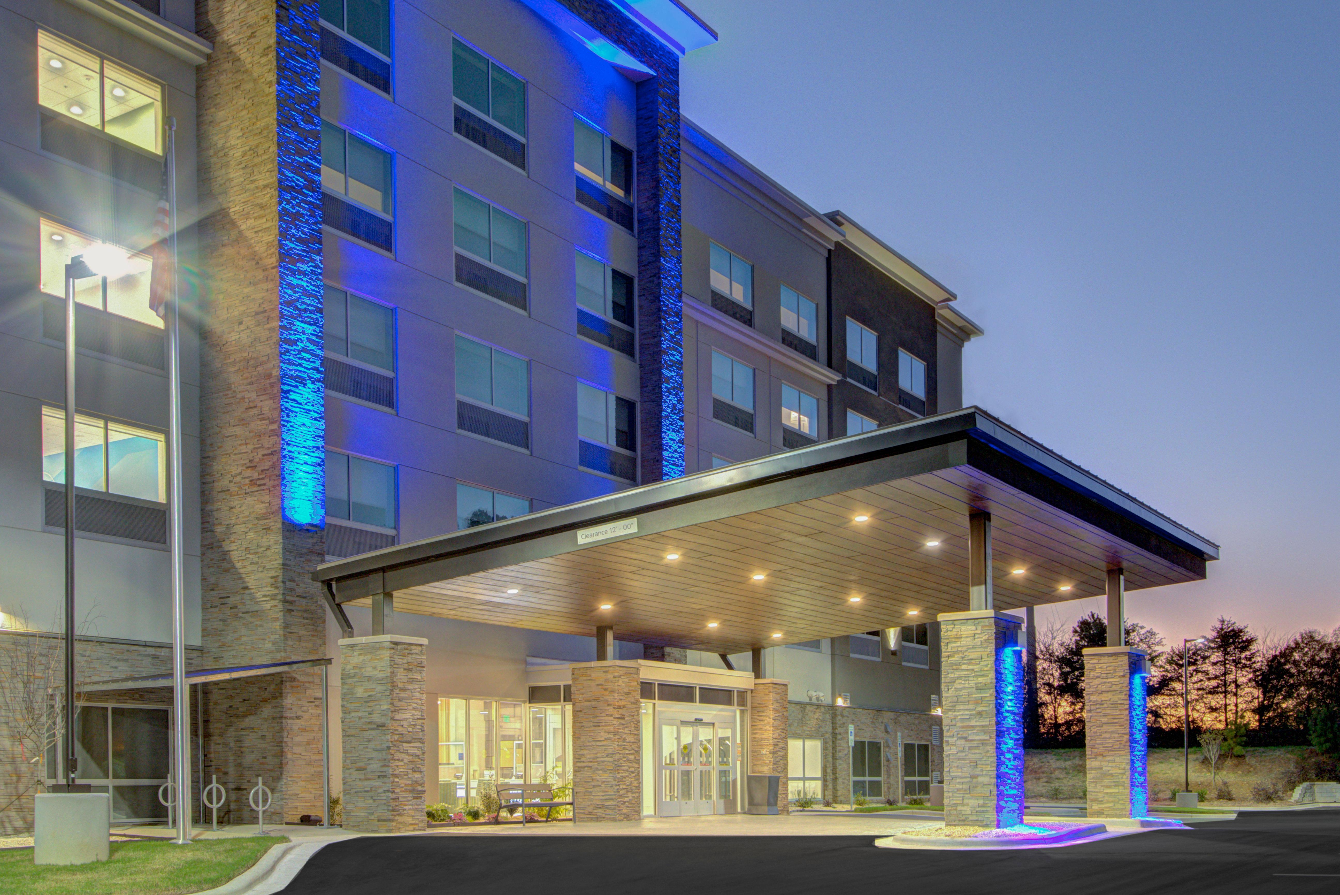 Hotel Express & Southwest By Ihg 3*