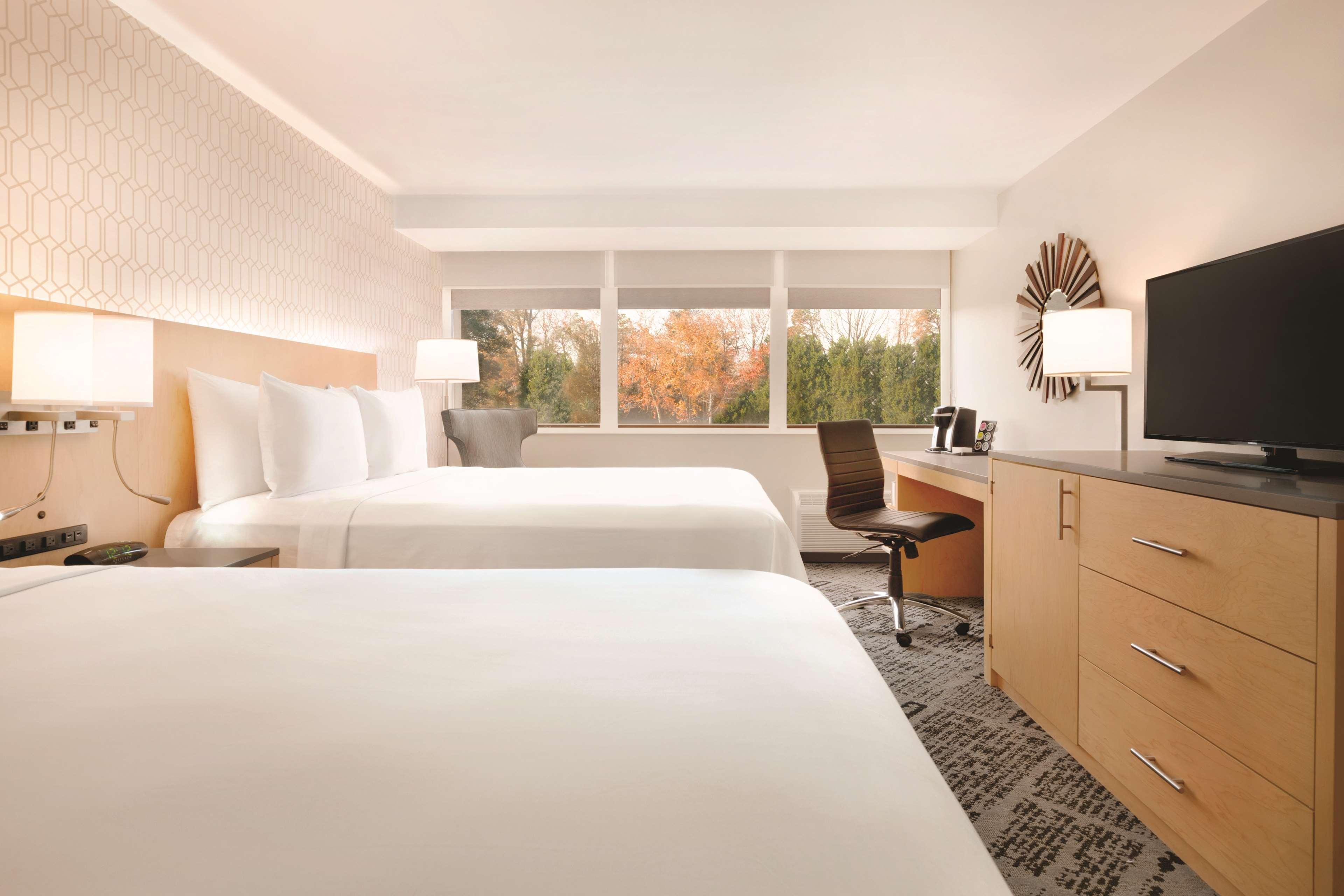 Hotel Radisson Airport 3*
