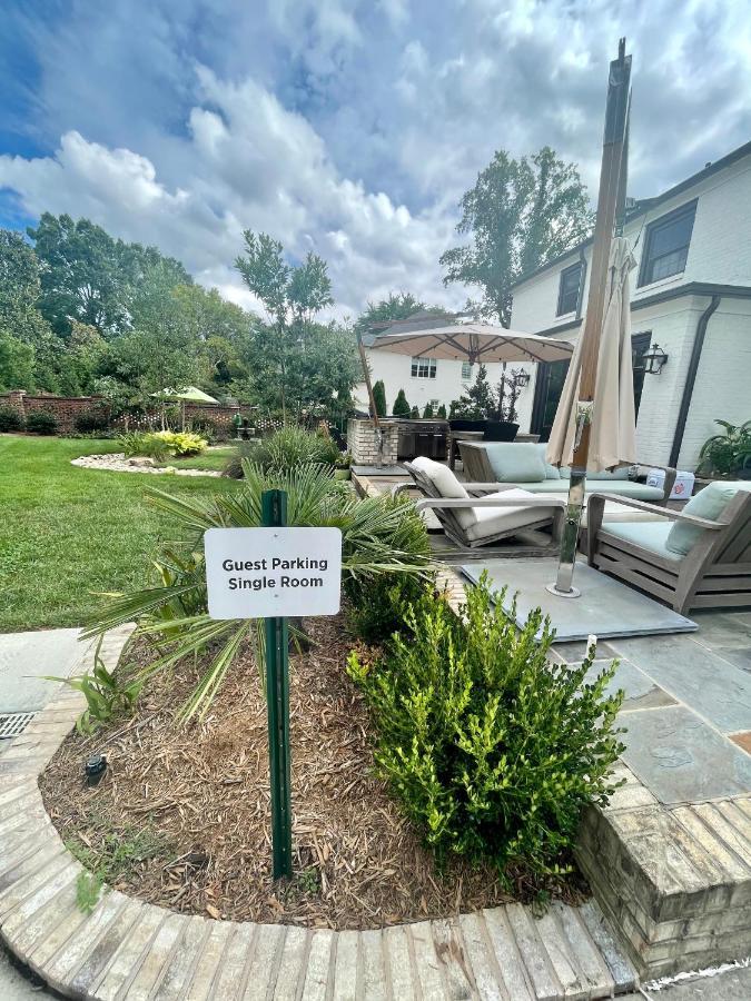 5 Stars In Eastover Guest house