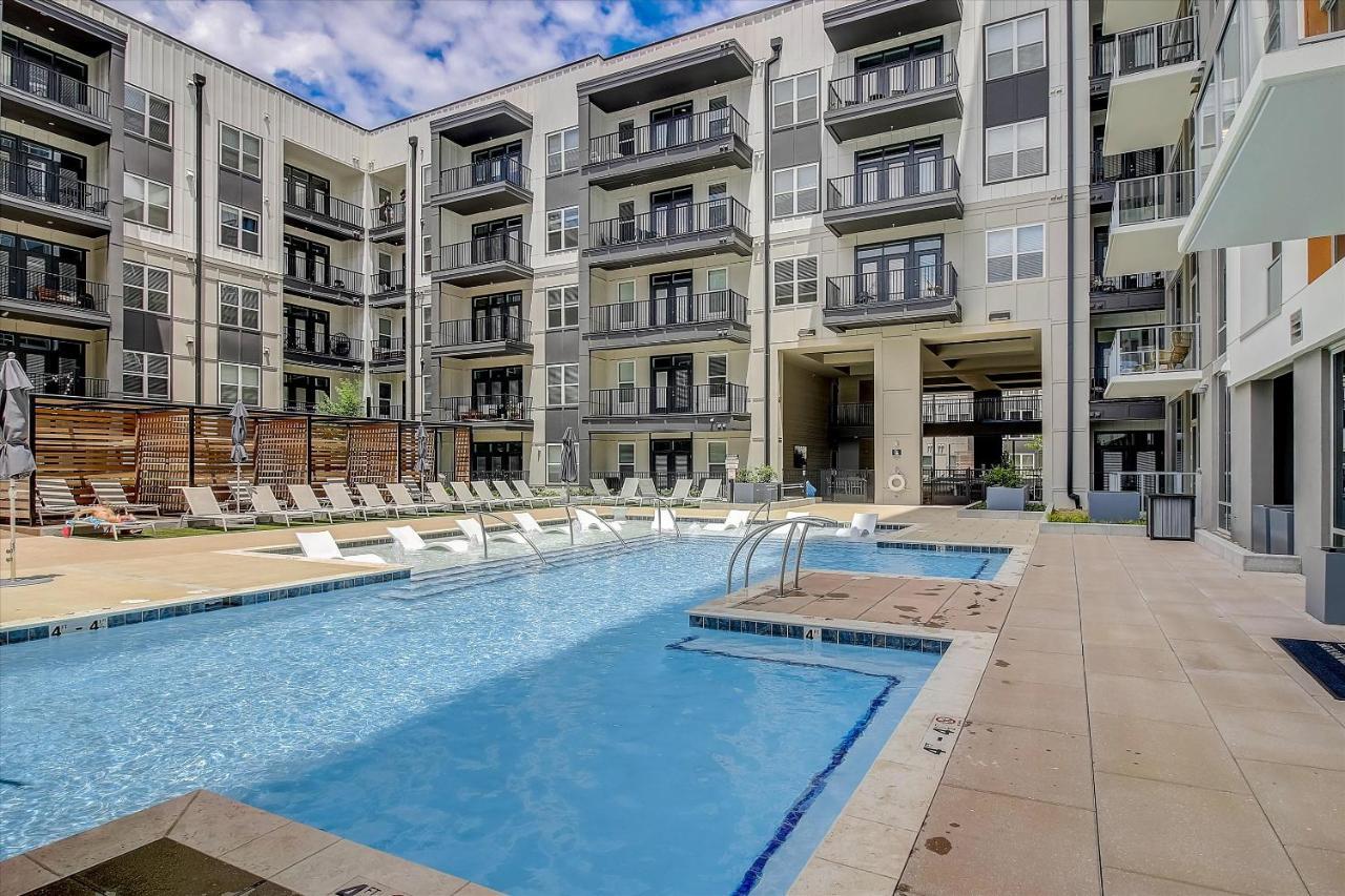 Frontdesk 500 West Trade Apts Fourth Ward Apartment *