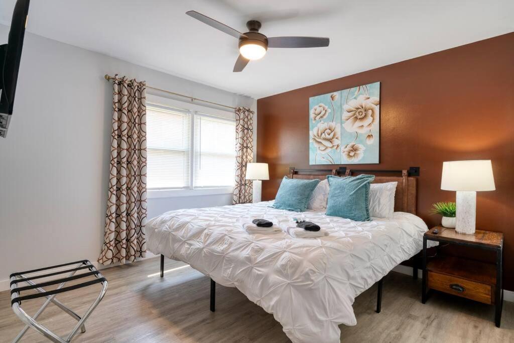 2br 1ba Duplex House King Beds Great For Small Groups Close To Uptown Attractions * Charlotte