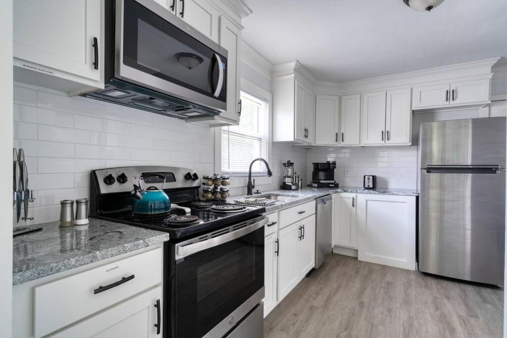 2br 1ba Duplex House King Beds Great For Small Groups Close To Uptown Attractions * Charlotte