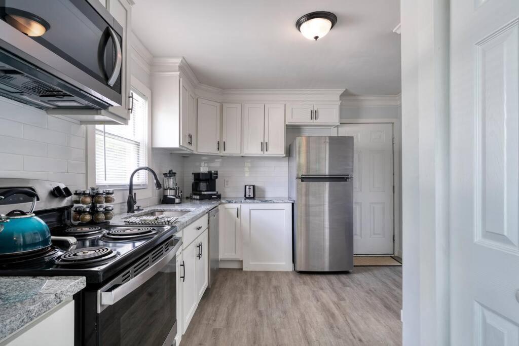 2br 1ba Duplex House King Beds Great For Small Groups Close To Uptown Attractions * Charlotte