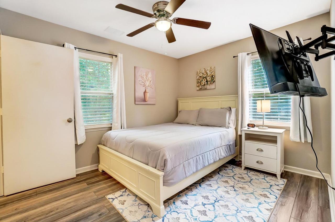 Homestay Cozy, 1-level - 5 Miles To Uptown Clt *