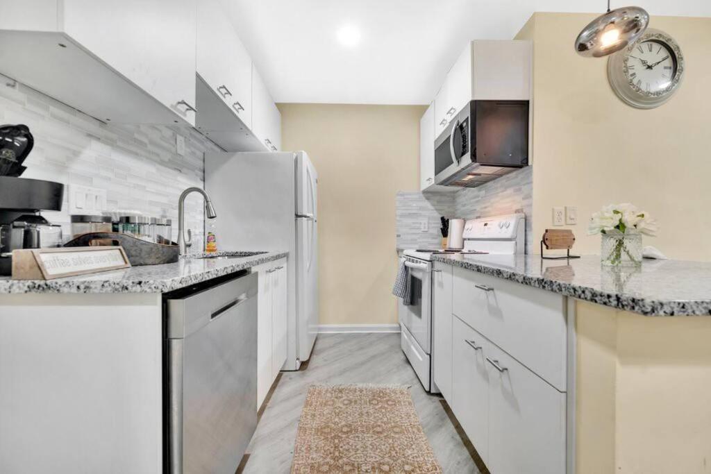 Holiday home Cozy 2 Bedroom Pineville-matthews Duplex Sleeps 8 *