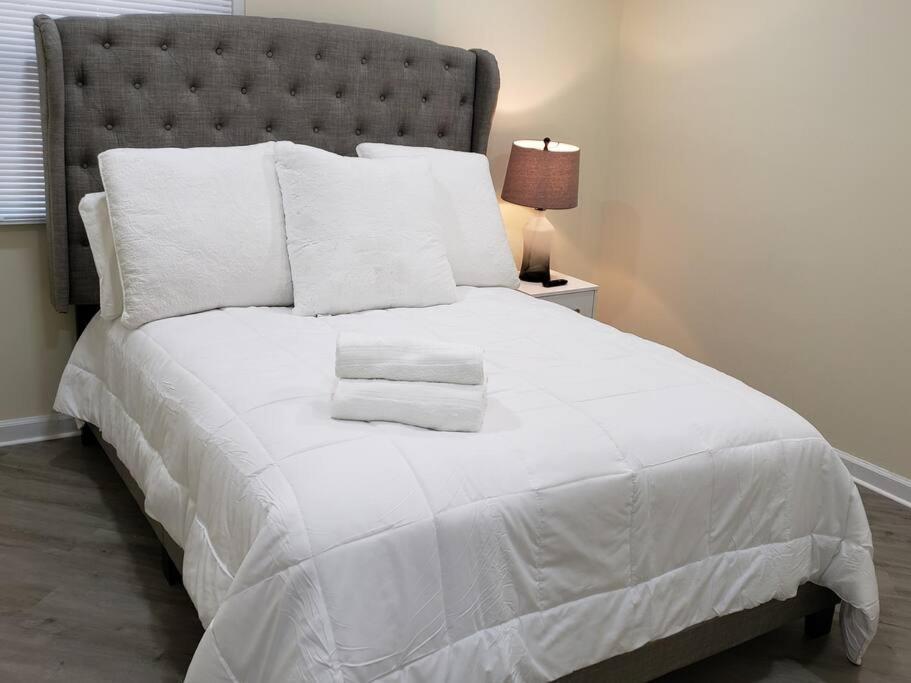 Holiday home Cozy 2 Bedroom Pineville-matthews Duplex Sleeps 8 *