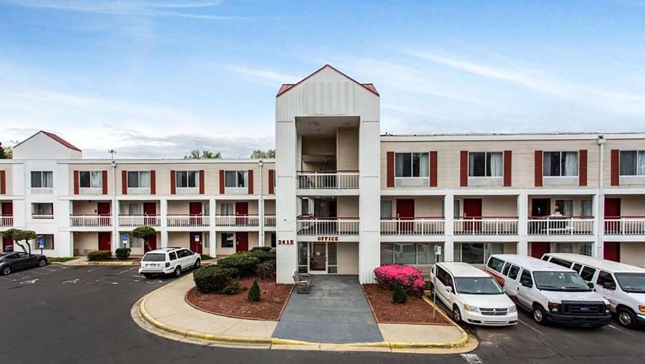 & 4 Less Motel 2*