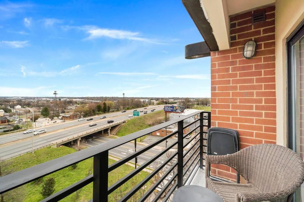 Cozy @ Nc! W/pool- Walk To Uptown Apartment *