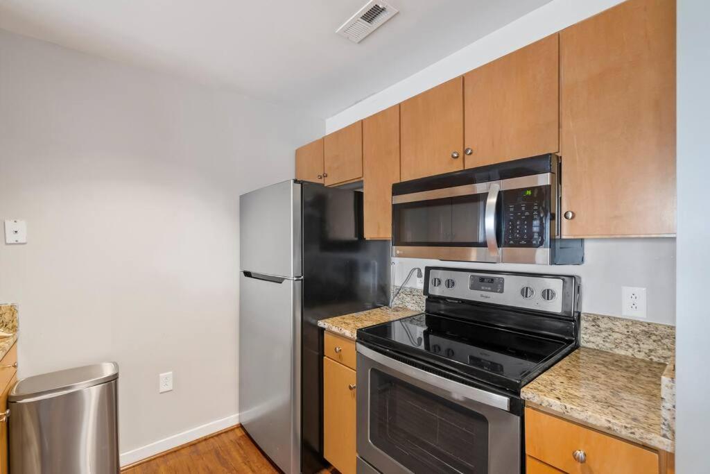 Cozy @ Nc! W/pool- Walk To Uptown Apartment