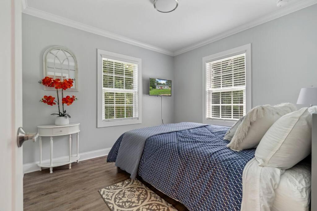 Cheerful 3 Bedroom-long Term Close To Uptown * Charlotte