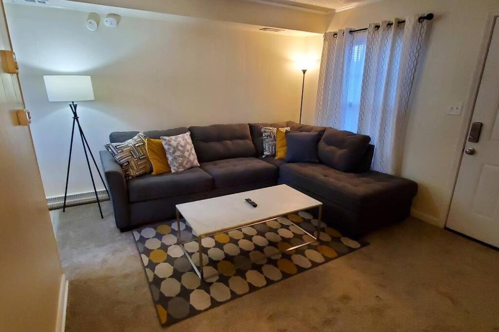 7, Sleep 6, Walk To Attractions In Uptown *