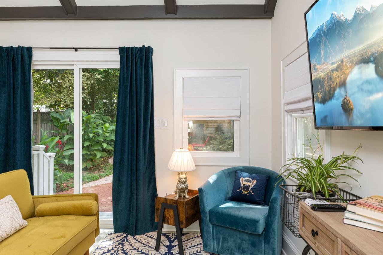 The Cozy Yellow In Dilworth Guest house