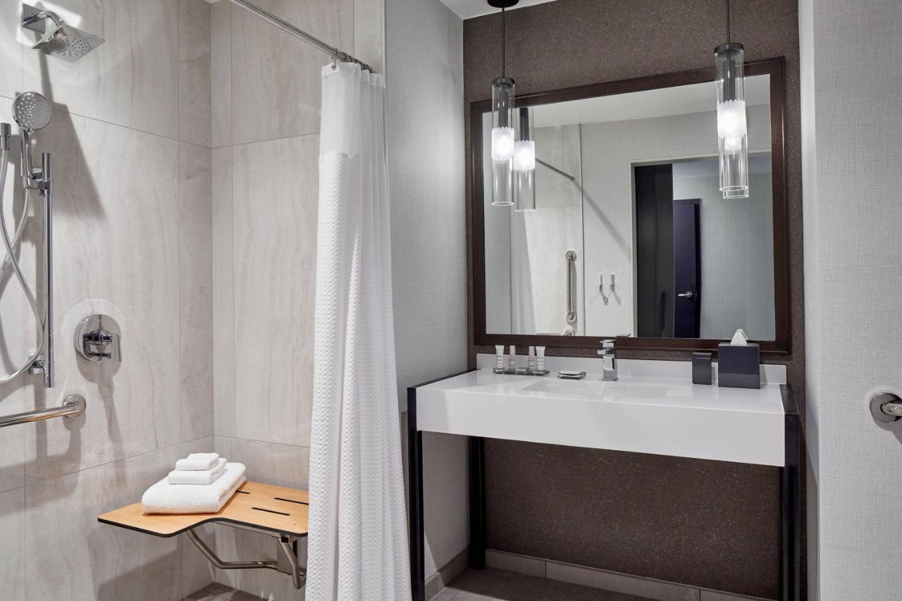 Unc Marriott & Conference Center Hotel Charlotte