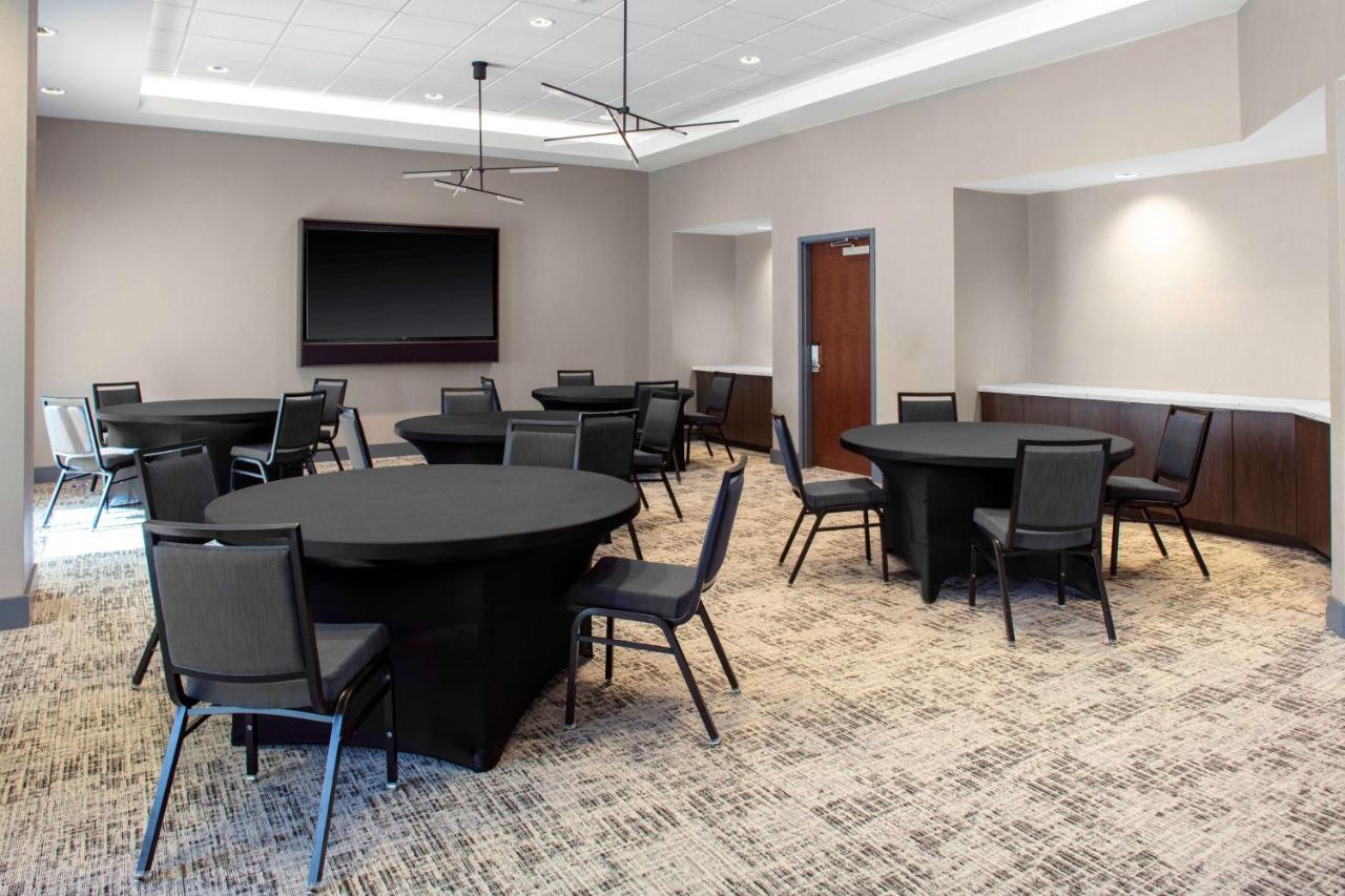 Hotel Hyatt House Rea Farms 3*