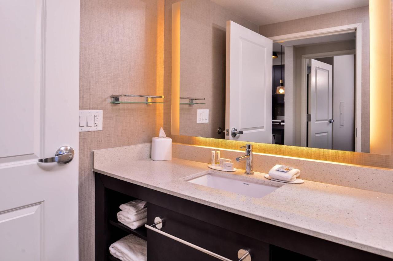 By Marriott Steele Creek 3*