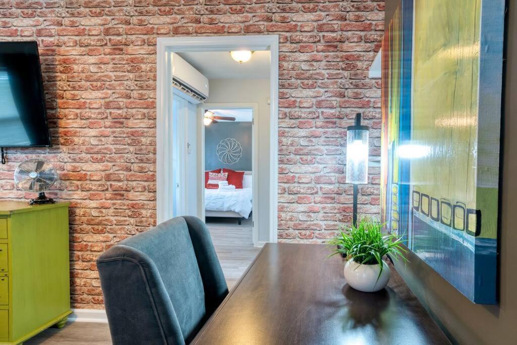 Apartment Trendy Escape ◉ California King Bed Awaits!