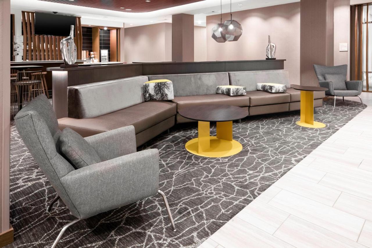 Springhill By Marriott Airport Pointe Hotel