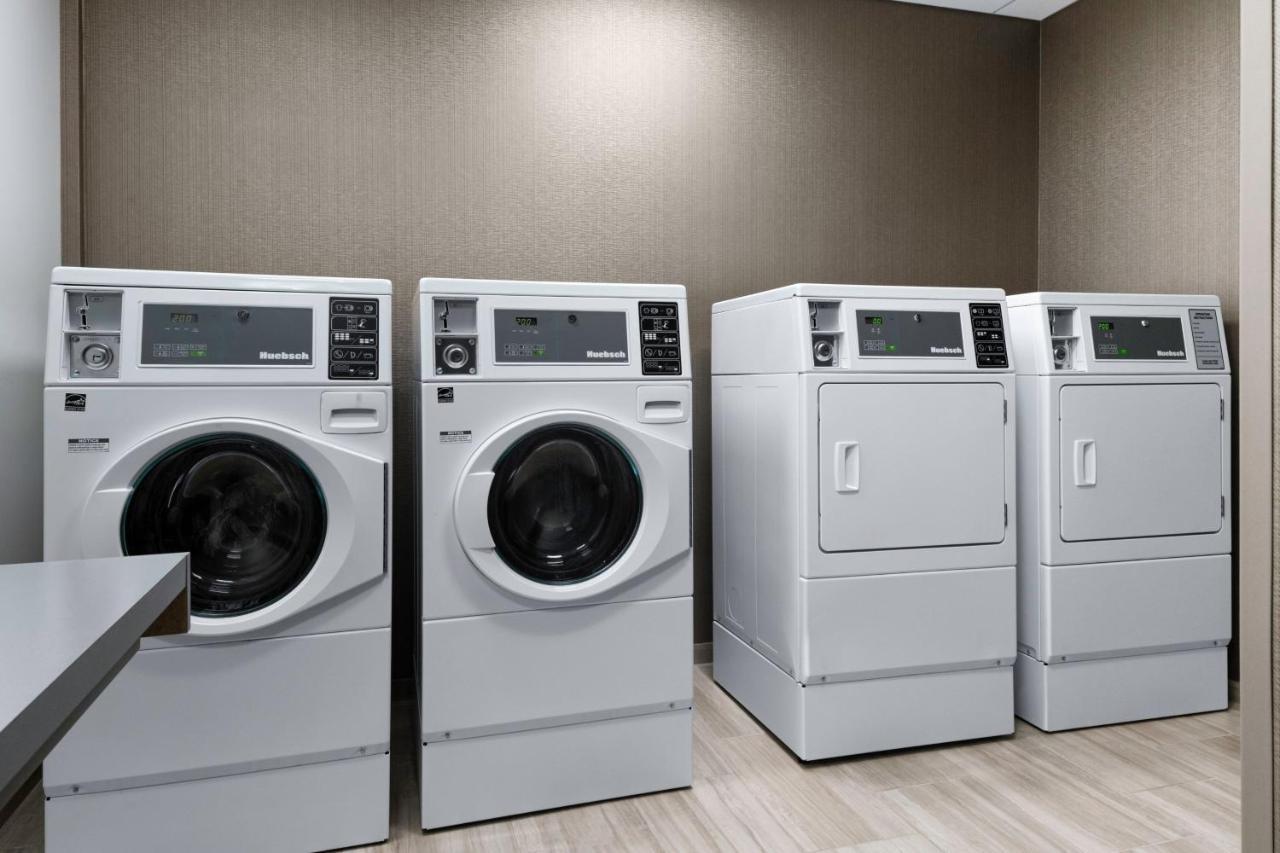 Hotel Springhill By Marriott Airport Pointe 2*