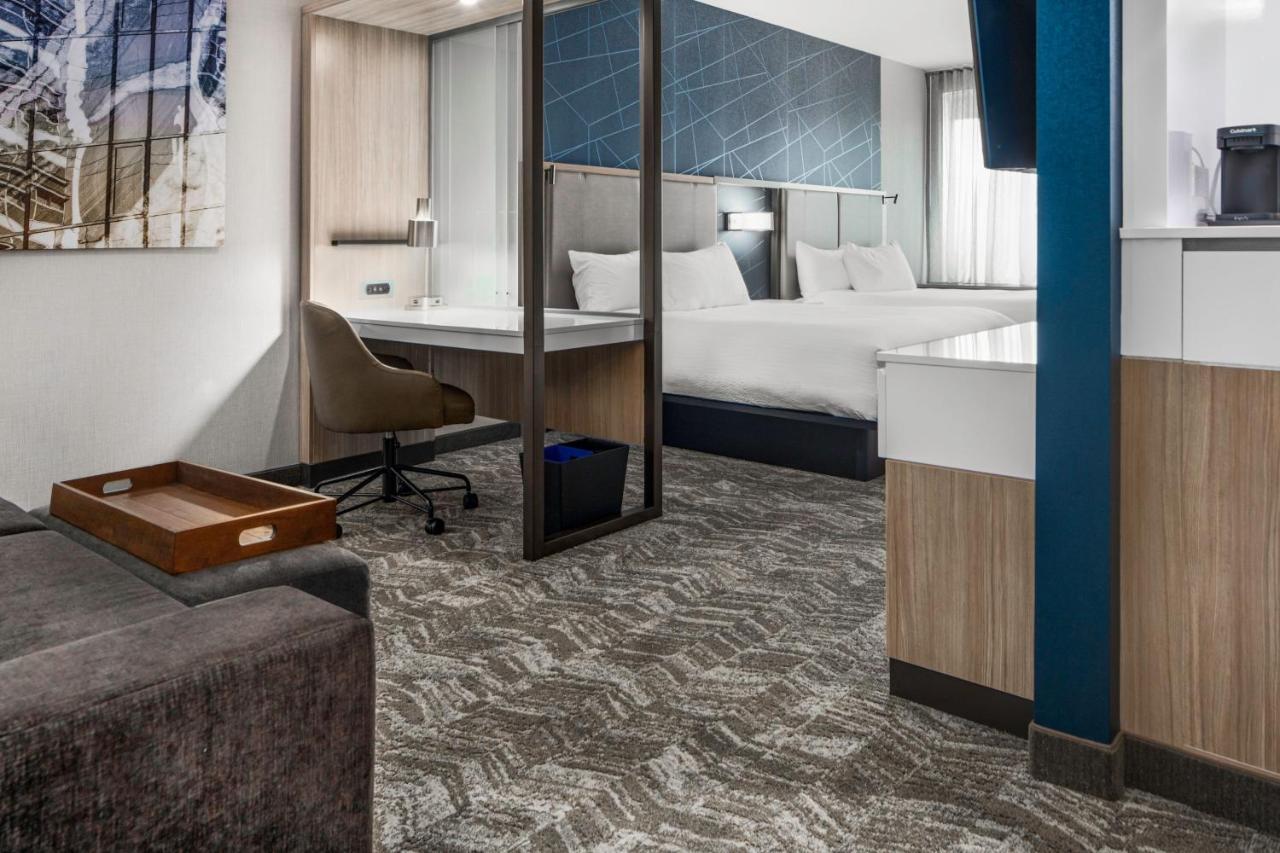 Springhill By Marriott Airport Pointe Hotel