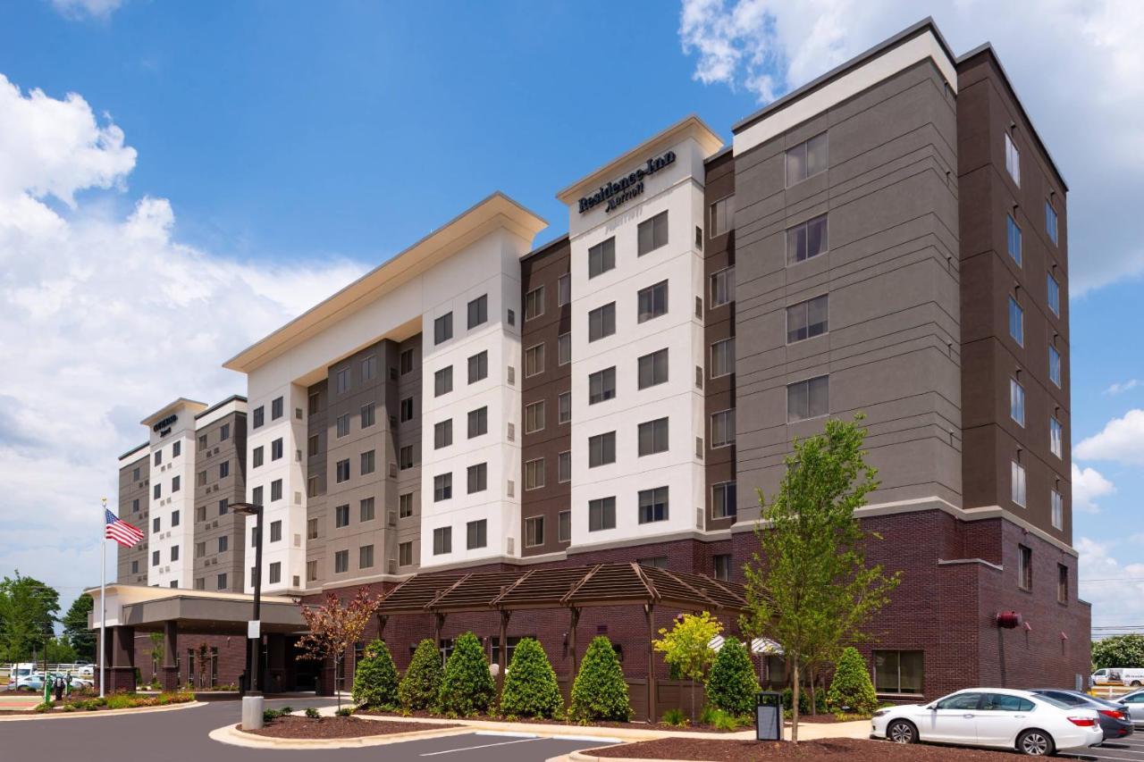 By Marriott Northlake Hotel 3*