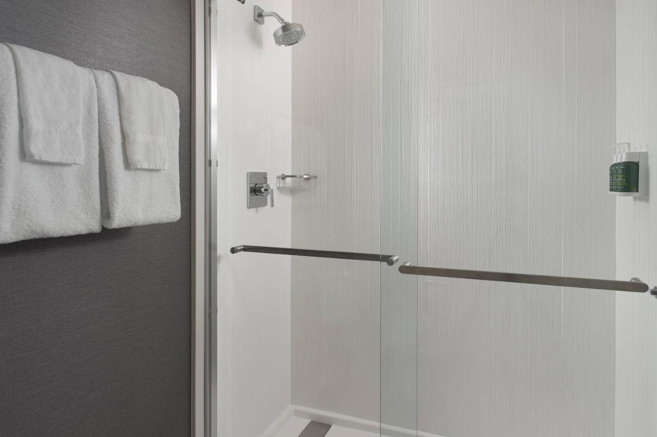 Courtyard Arrowood Charlotte