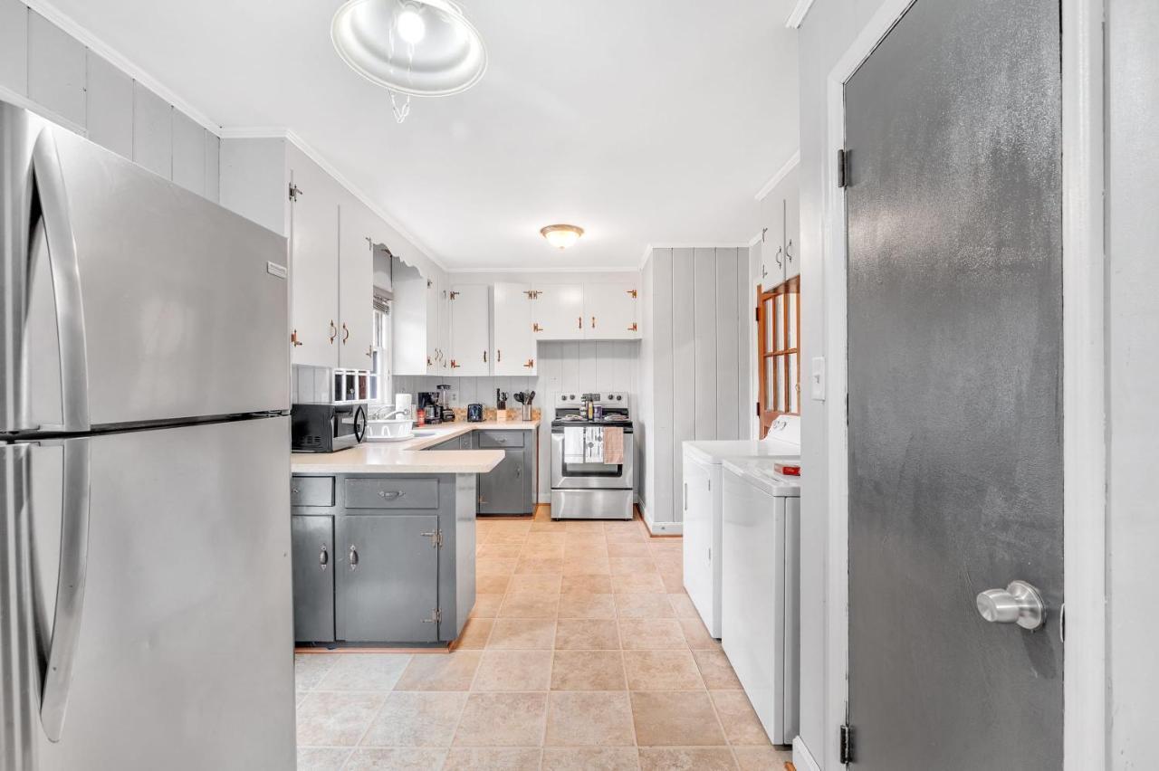 2br Duplex- Near Uptown