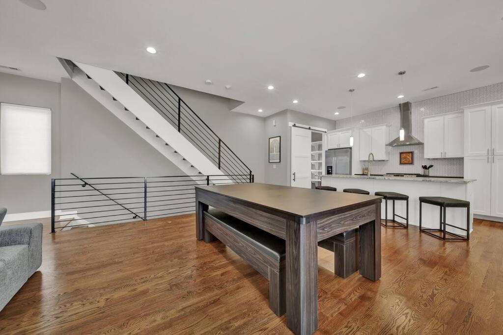 Views Rooftop Hot Tub & Short Walk To Stadium Villa *