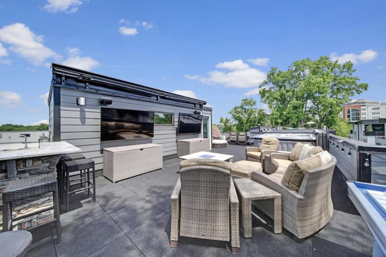 Views - Walking Distance To Panthers Stadium Holiday home Charlotte