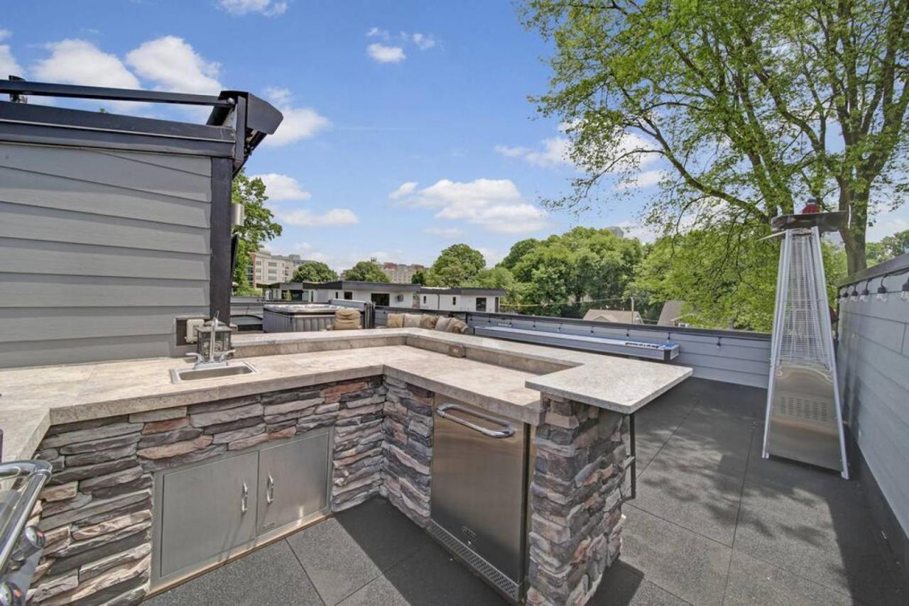 Views - Walking Distance To Panthers Stadium *