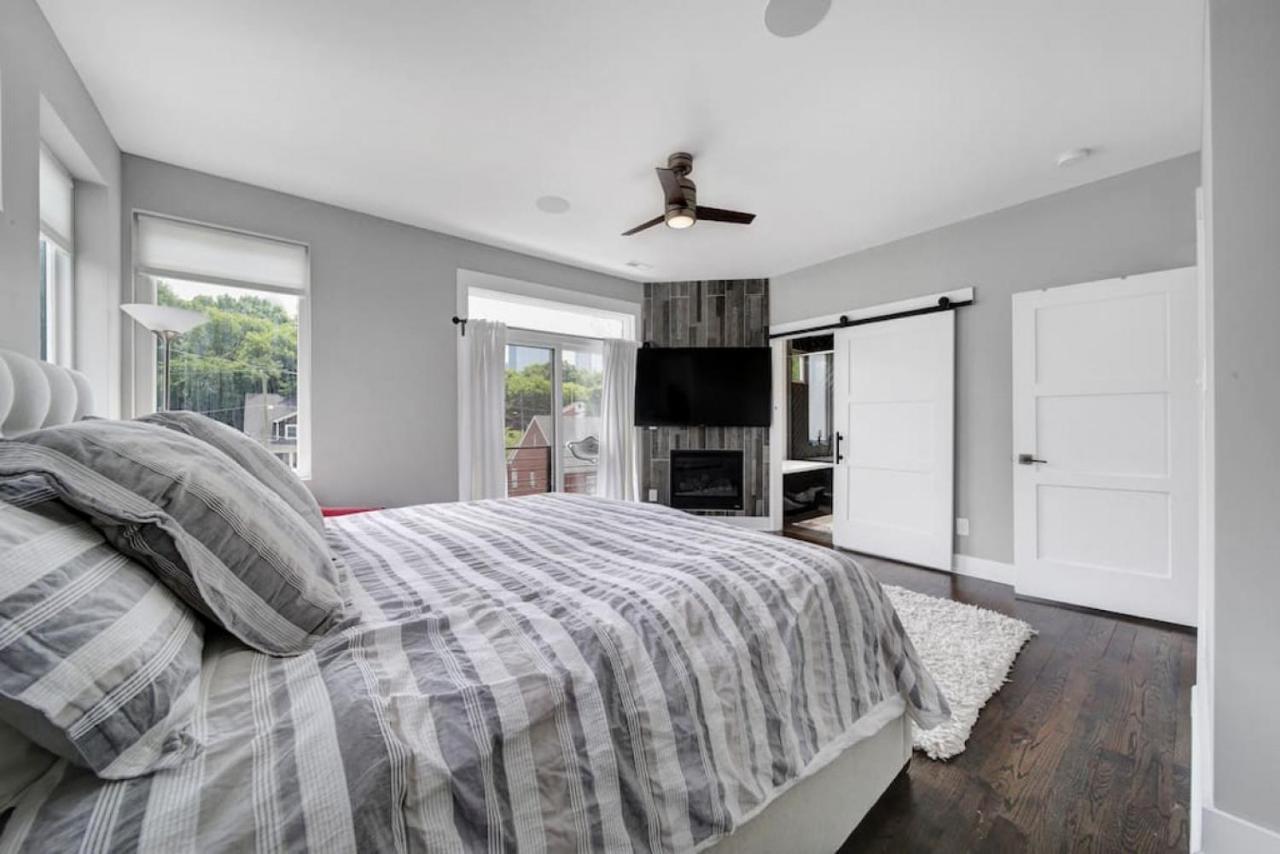 Views - Walking Distance To Panthers Stadium Holiday home Charlotte