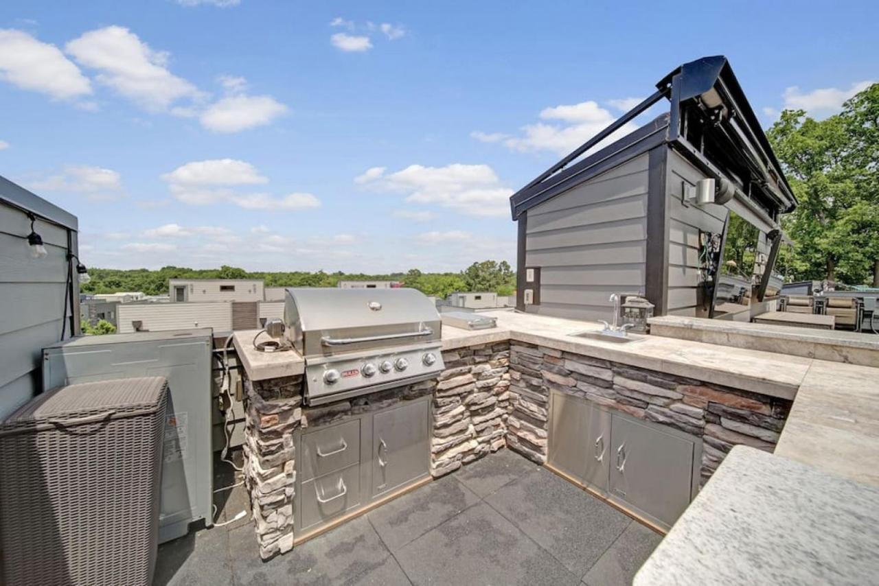 Views - Walking Distance To Panthers Stadium Holiday home Charlotte