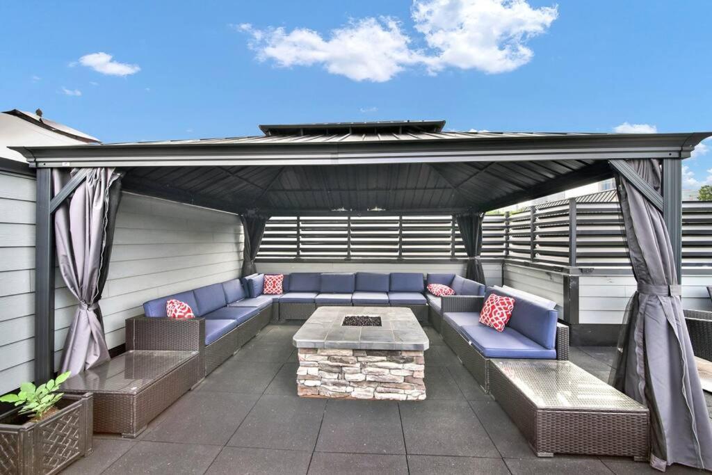 Villa Views Rooftop Hot Tub & Short Walk To Stadium Charlotte