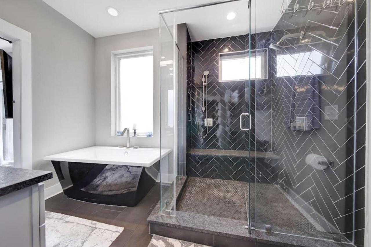 Holiday home Views - Walking Distance To Panthers Stadium Charlotte
