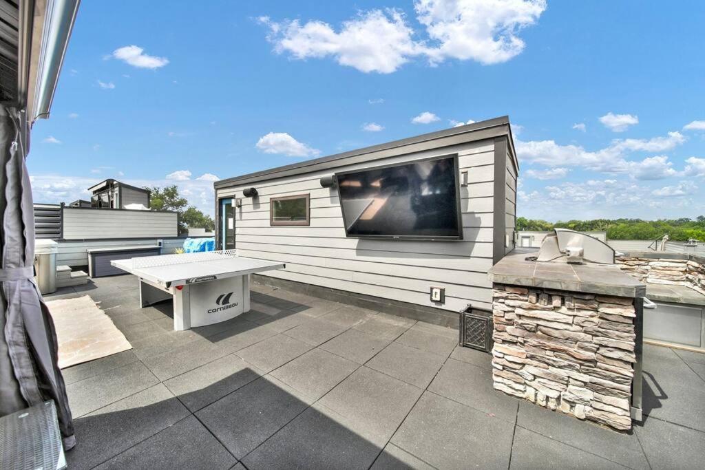 Views Rooftop Hot Tub & Short Walk To Stadium