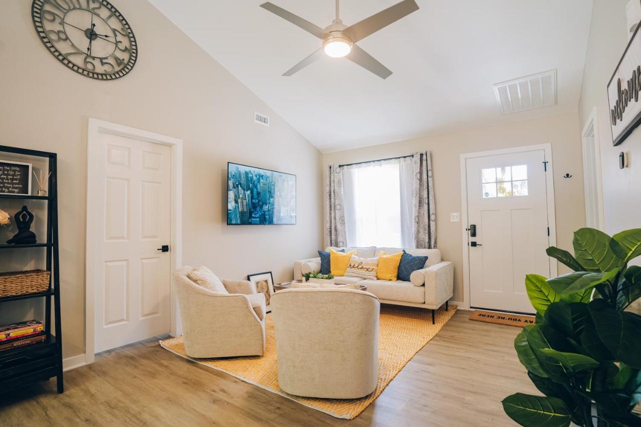 Retreat - 4 Bedroom Oasis With King & Private Yard Near Downtown * Charlotte