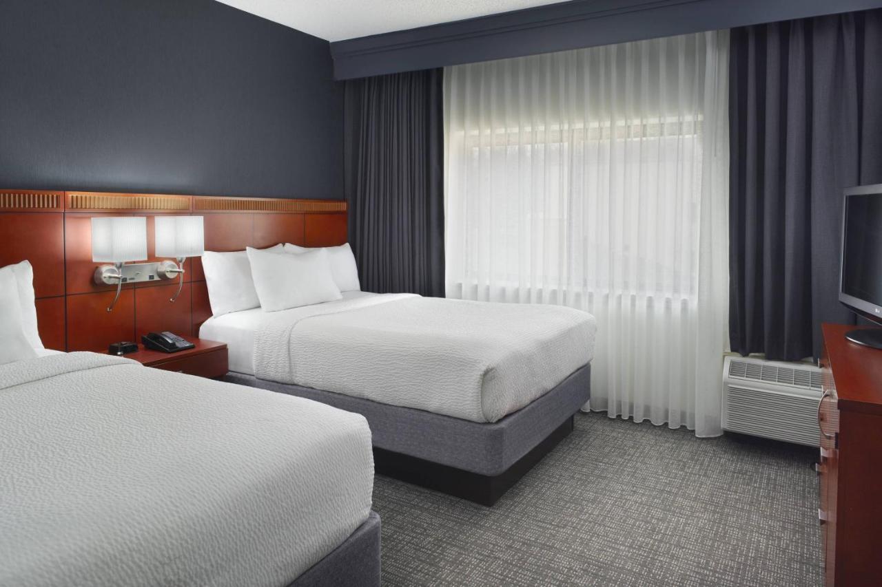 Courtyard Arrowood 3*