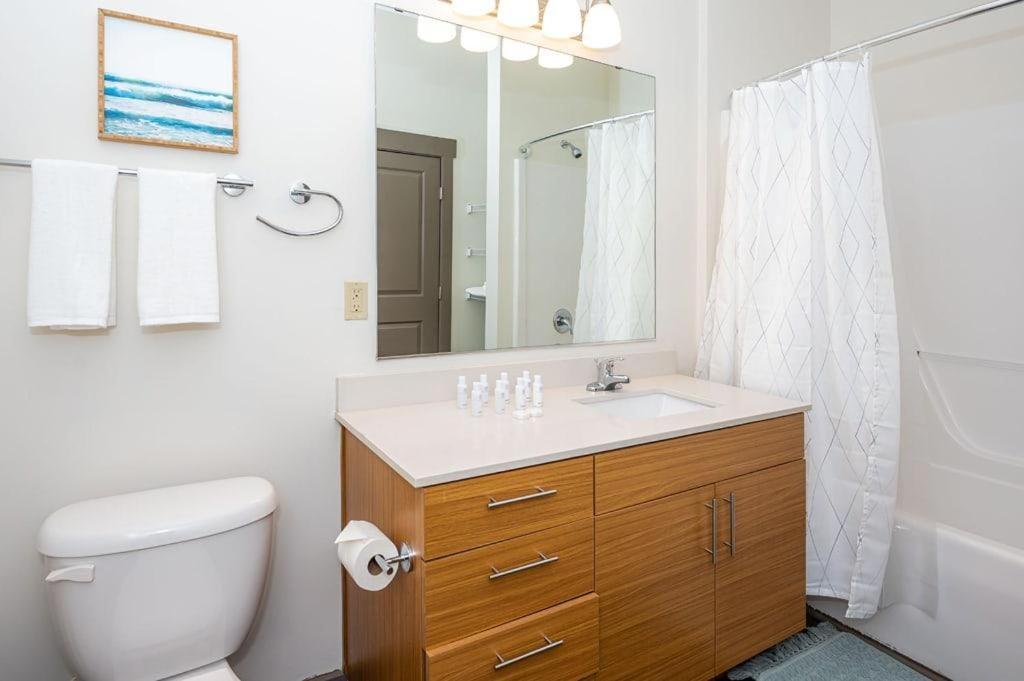 Urban Living 1br In Uptown Area With Pool *